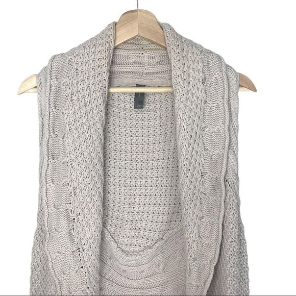 Denver Hayes Chunky Knit Crochet Vest - Picture 2 of 8